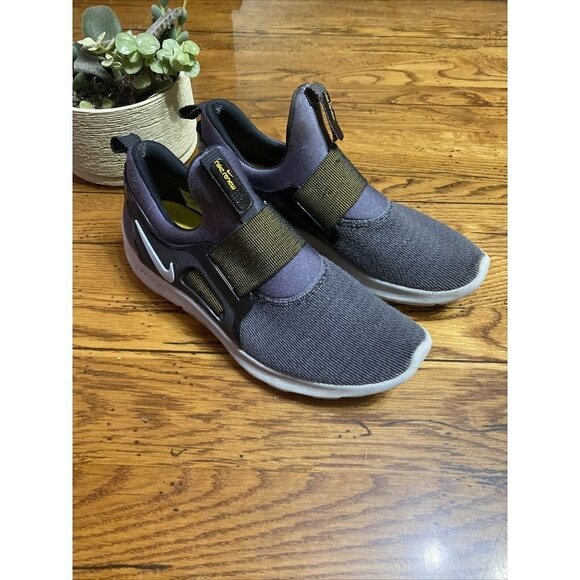 𝅺nike Renew Freedom Grey Gold Athletic Running Shoe AA7410-002 Women’s Size 9.5 - Picture 1 of 7
